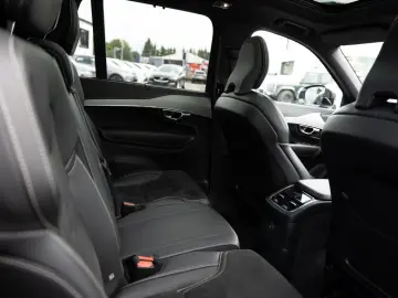XC90 T8 AWD Recharge Plus Dark aus Erstbesitz