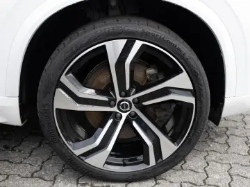 XC90 T8 AWD Recharge Plus Dark aus Erstbesitz