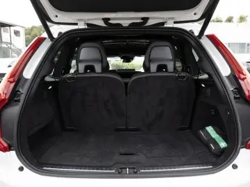 XC90 T8 AWD Recharge Plus Dark aus Erstbesitz