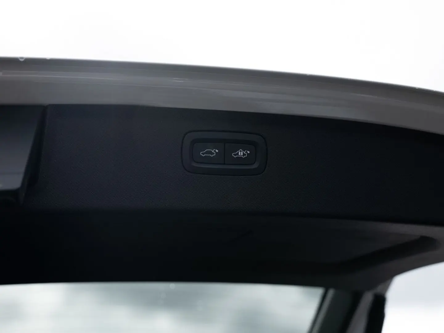 XC90 T8 AWD Recharge Plus Dark aus Erstbesitz