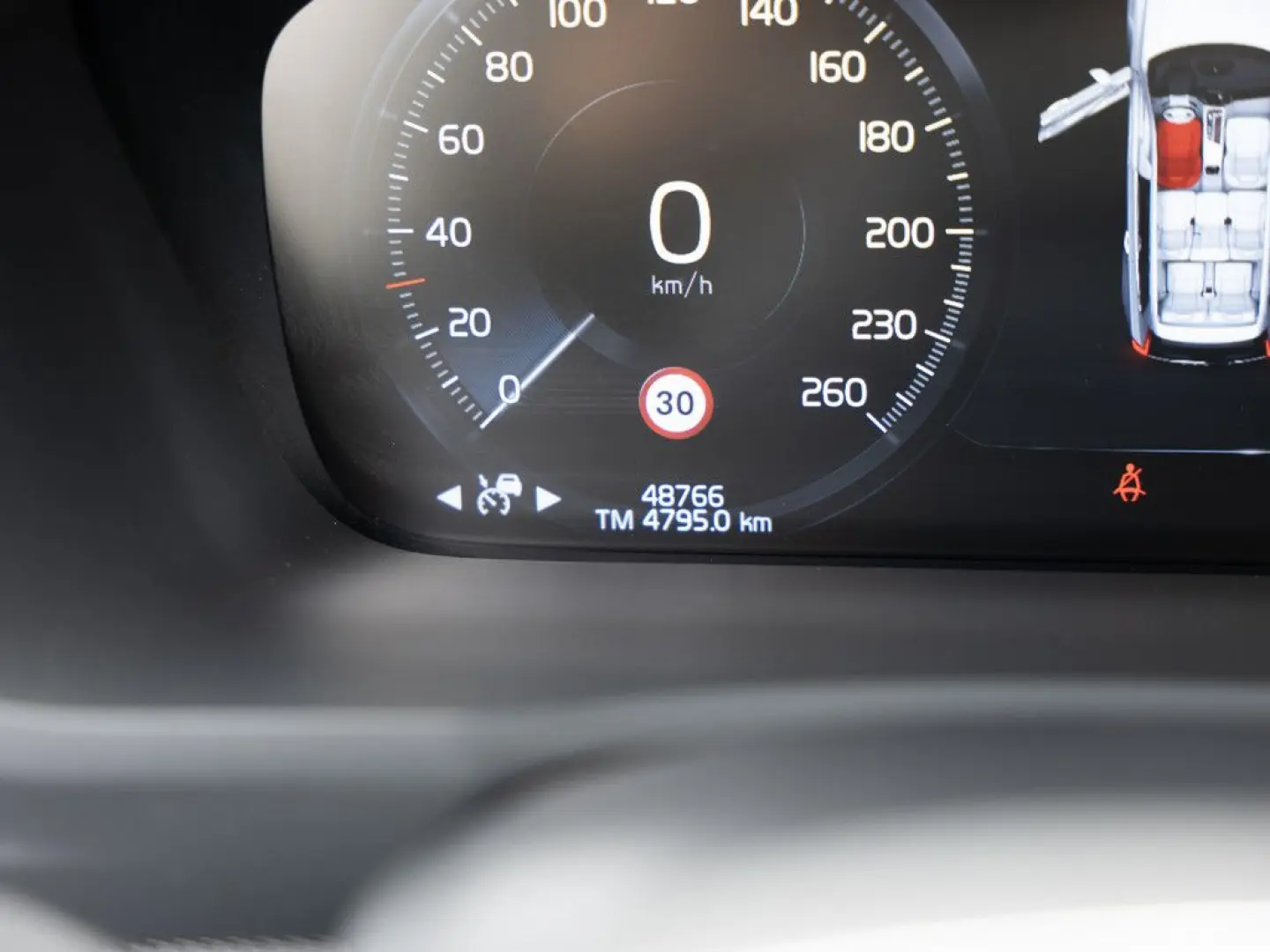 XC90 T8 AWD Recharge Plus Dark aus Erstbesitz