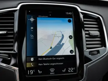 XC90 T8 AWD Recharge Plus Dark aus Erstbesitz