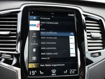 XC90 T8 AWD Recharge Plus Dark aus Erstbesitz
