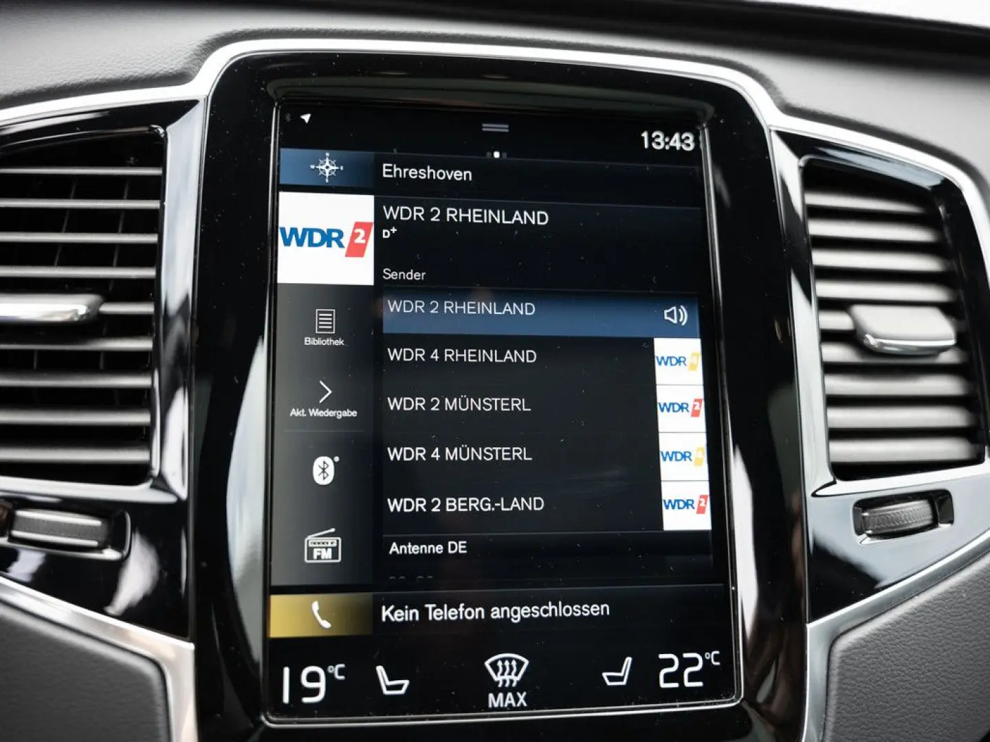 XC90 T8 AWD Recharge Plus Dark aus Erstbesitz