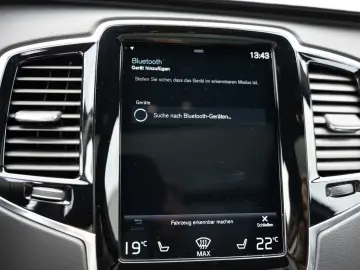 XC90 T8 AWD Recharge Plus Dark aus Erstbesitz