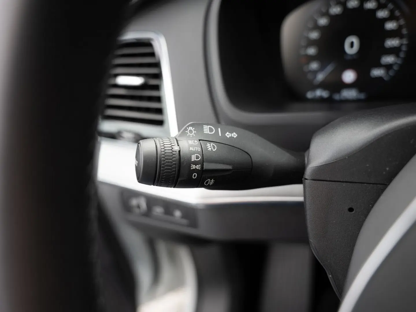 XC90 T8 AWD Recharge Plus Dark aus Erstbesitz