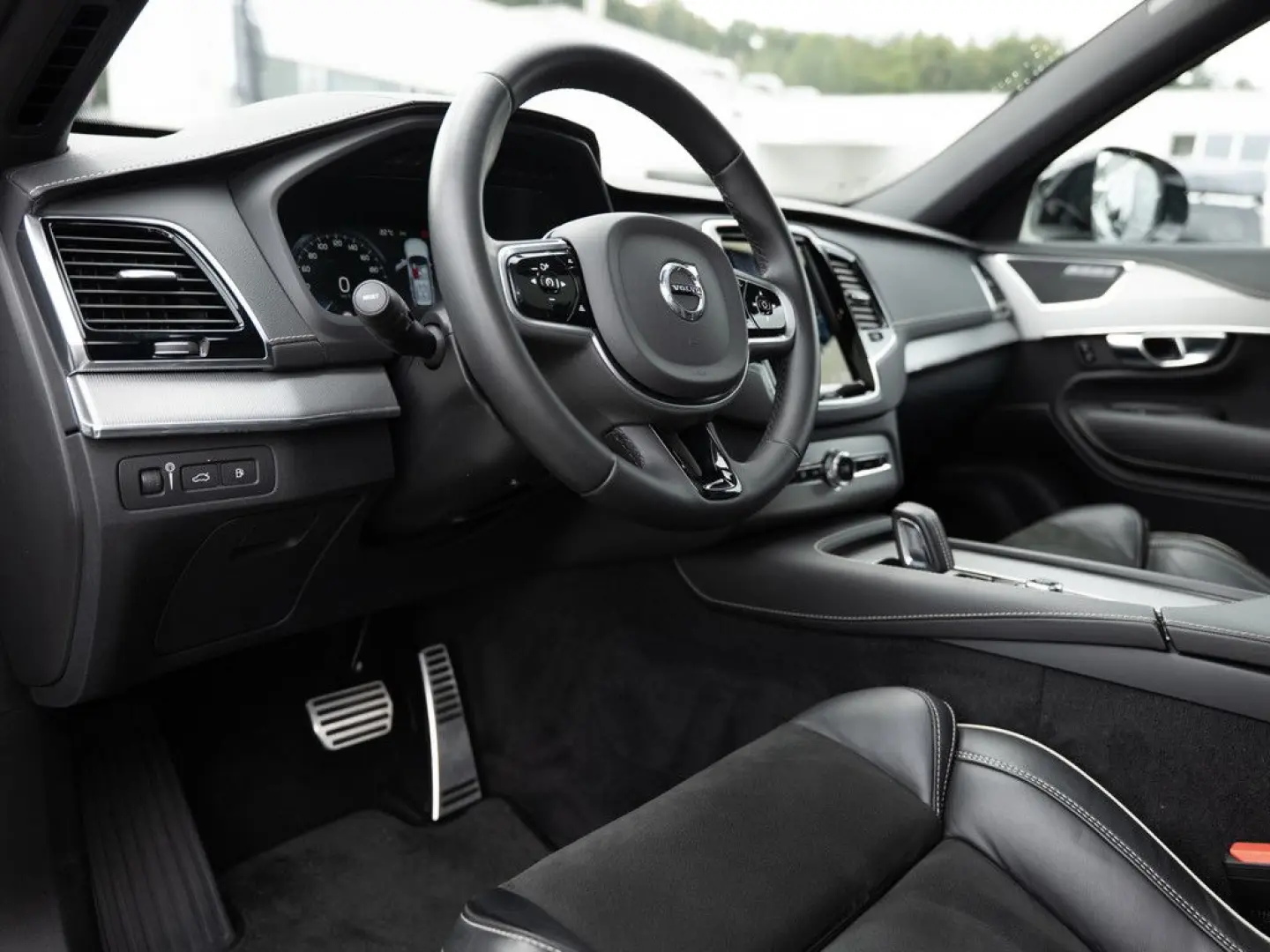 XC90 T8 AWD Recharge Plus Dark aus Erstbesitz