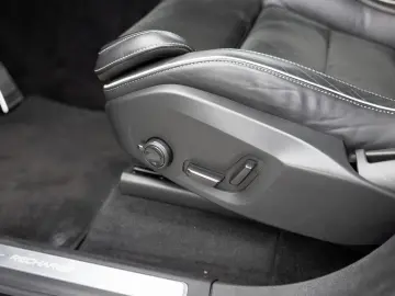 XC90 T8 AWD Recharge Plus Dark aus Erstbesitz