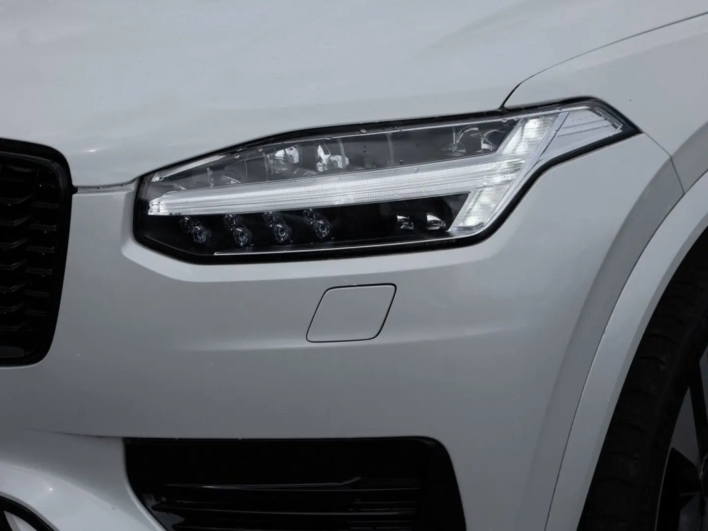 XC90 T8 AWD Recharge Plus Dark aus Erstbesitz
