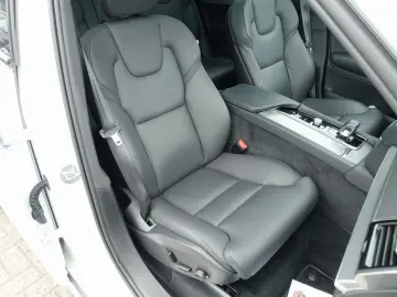 XC90 Recharge Plus Dark T8 AWD PANO/AHK/360°/SHZ