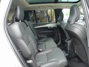 XC90 Recharge Plus Dark T8 AWD PANO/AHK/360°/SHZ