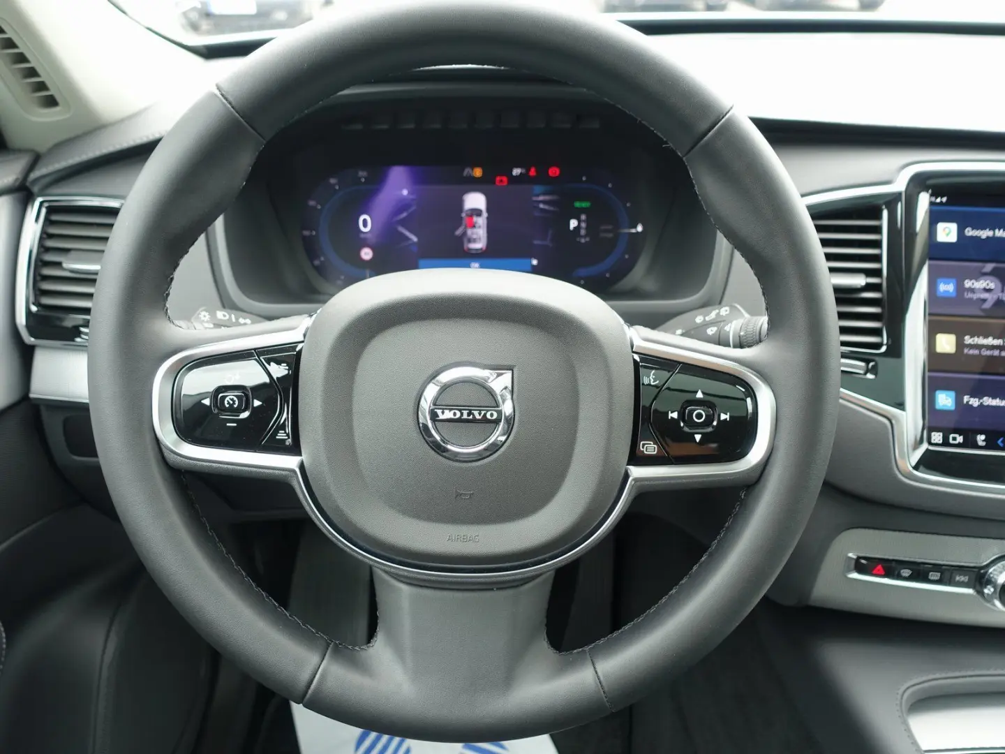 XC90 Recharge Plus Dark T8 AWD PANO/AHK/360°/SHZ