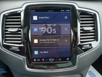 XC90 Recharge Plus Dark T8 AWD PANO/AHK/360°/SHZ