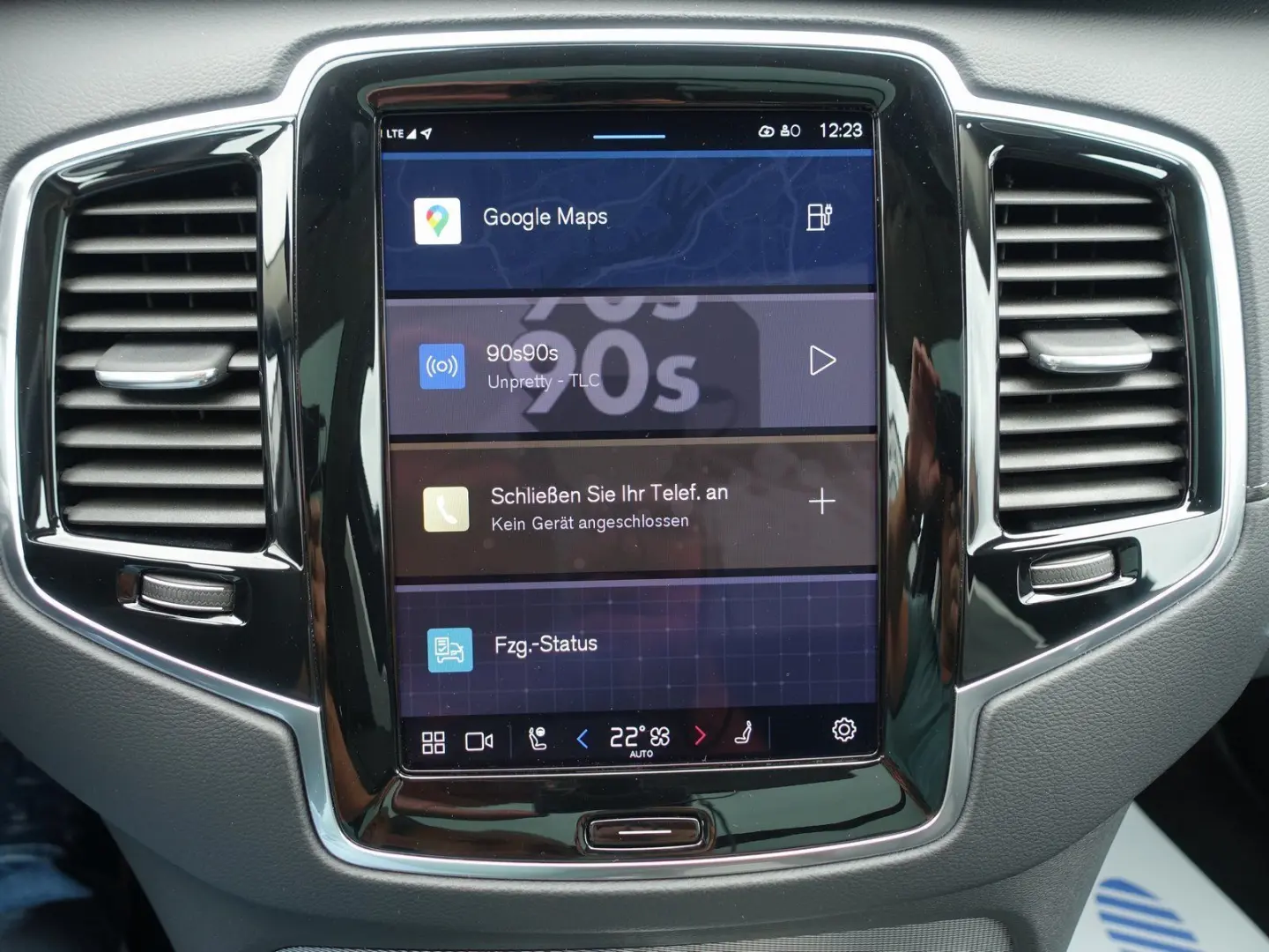 XC90 Recharge Plus Dark T8 AWD PANO/AHK/360°/SHZ