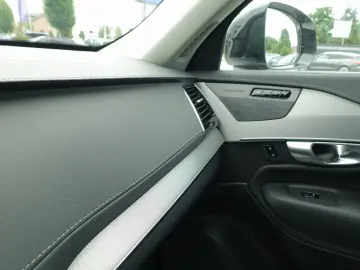 XC90 Recharge Plus Dark T8 AWD PANO/AHK/360°/SHZ