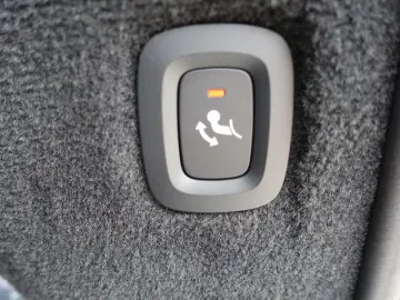XC90 Recharge Plus Dark T8 AWD PANO/AHK/360°/SHZ