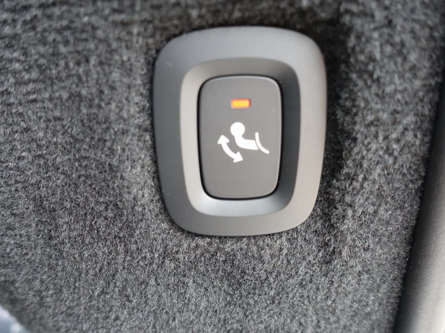 XC90 Recharge Plus Dark T8 AWD PANO/AHK/360°/SHZ