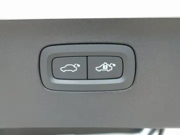 XC90 Recharge Plus Dark T8 AWD PANO/AHK/360°/SHZ