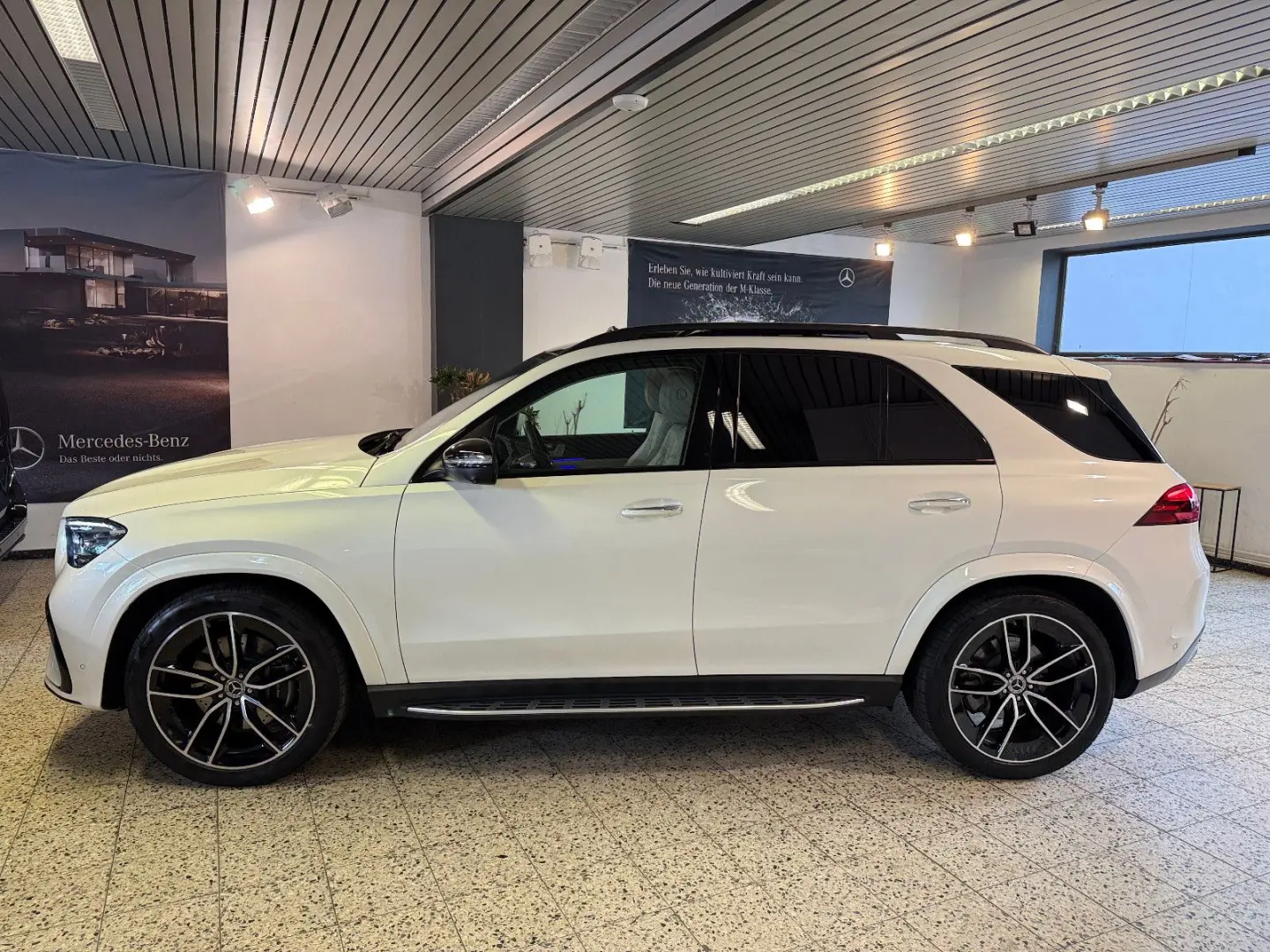 GLE 300 d 4Ma AMG + NIGHT NAV/LED/PSD/HUD/360°