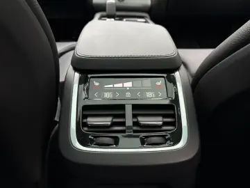 XC90 T8 AWD Plus Bright Head-Up PANO 360° H&K