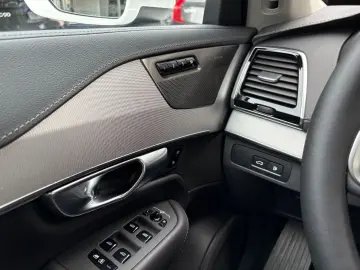 XC90 T8 AWD Plus Bright Head-Up PANO 360° H&K