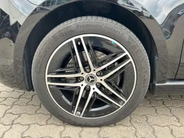V 300 d 4MATIC AVANTGARDE AMG PANO+LED+AHK+DISTR