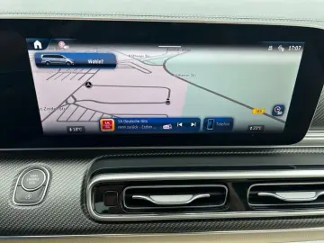 V 300 d 4MATIC AVANTGARDE AMG PANO+LED+AHK+DISTR