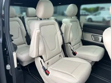 V 300 d 4MATIC AVANTGARDE AMG PANO+LED+AHK+DISTR