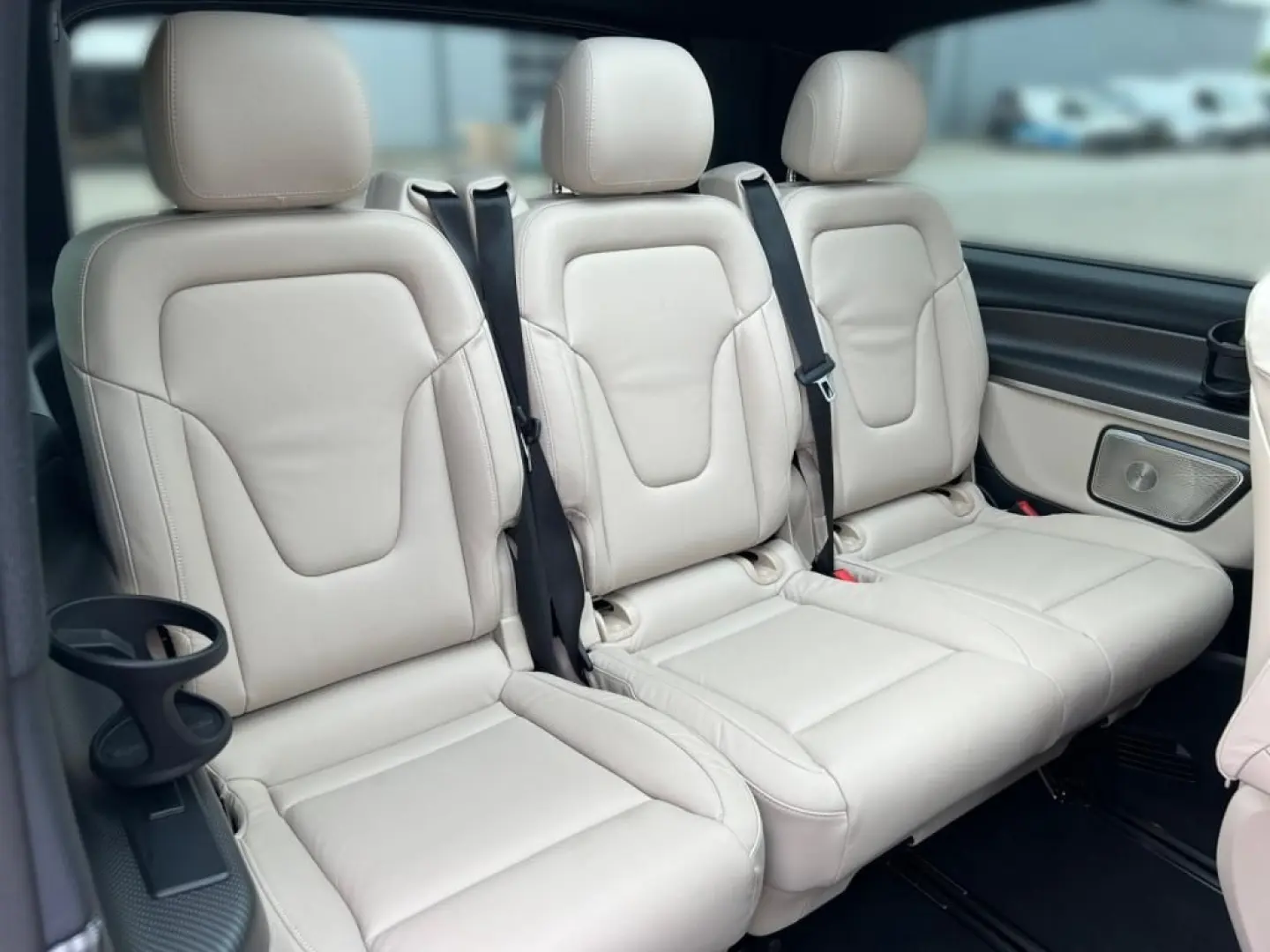 V 300 d 4MATIC AVANTGARDE AMG PANO+LED+AHK+DISTR