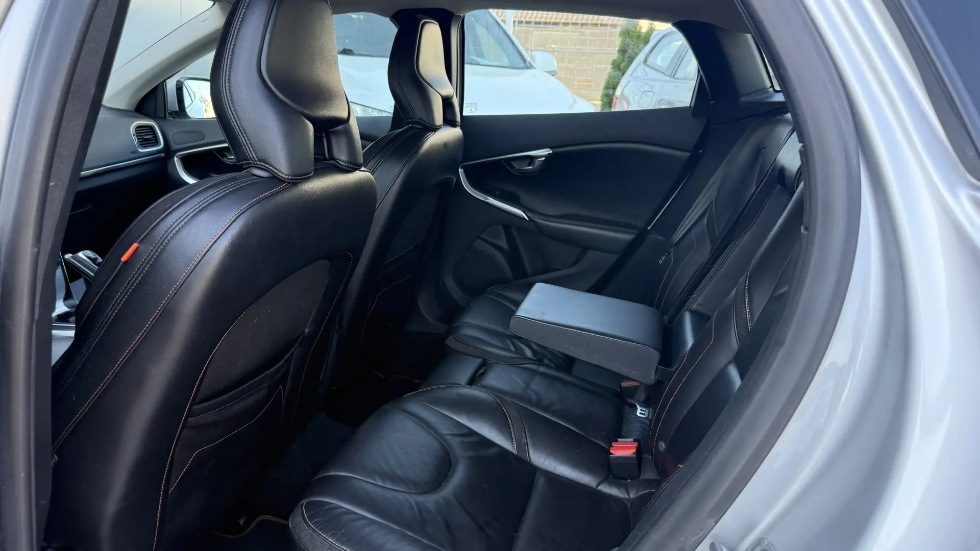 Volvo V40 1.6d 115CP 2015 Euro 5