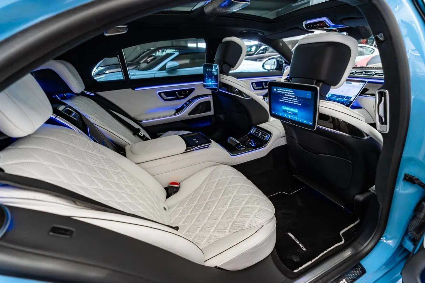 4M L / AMG Line / First Class Fond/ RearSteering