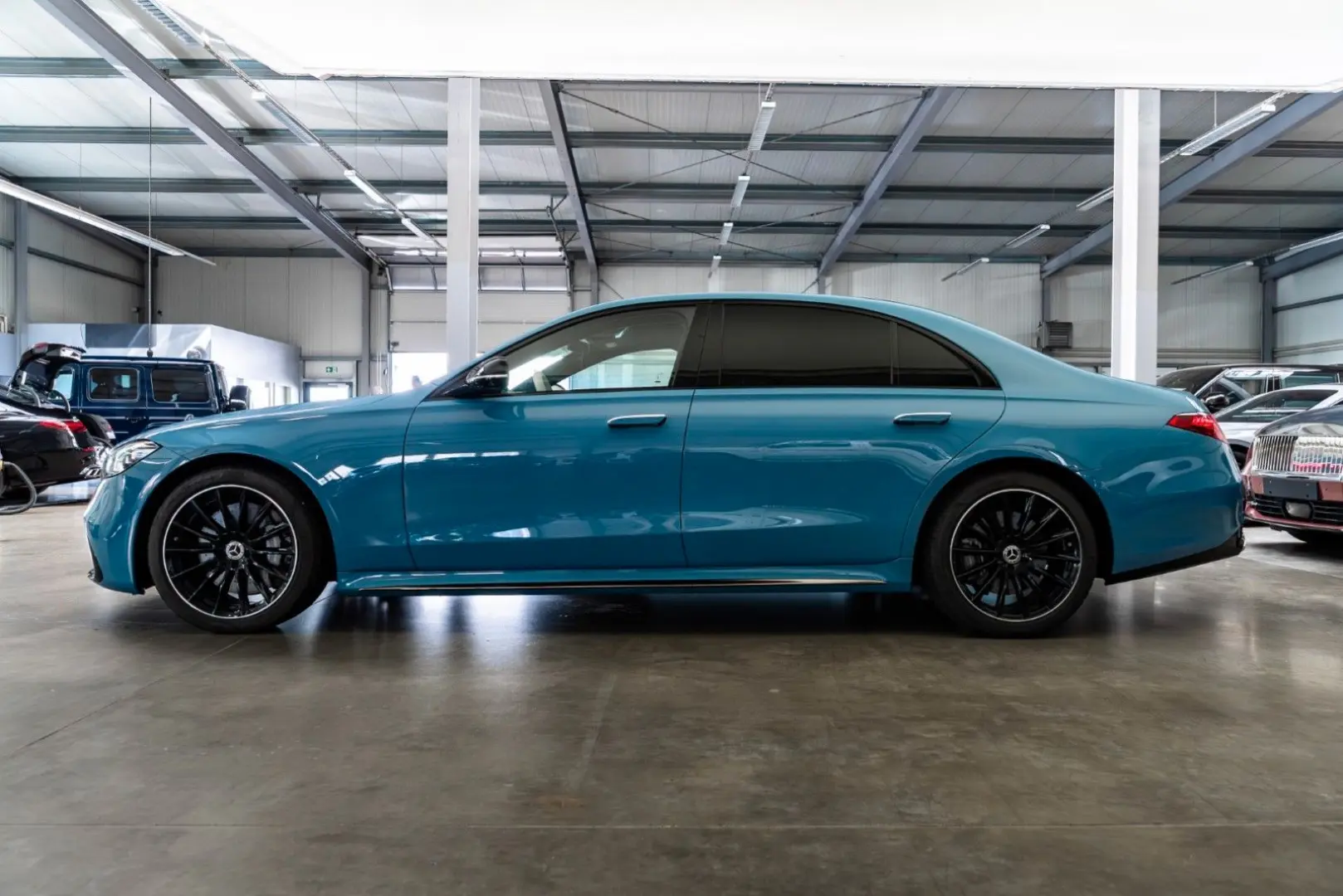 4M L / AMG Line / First Class Fond/ RearSteering