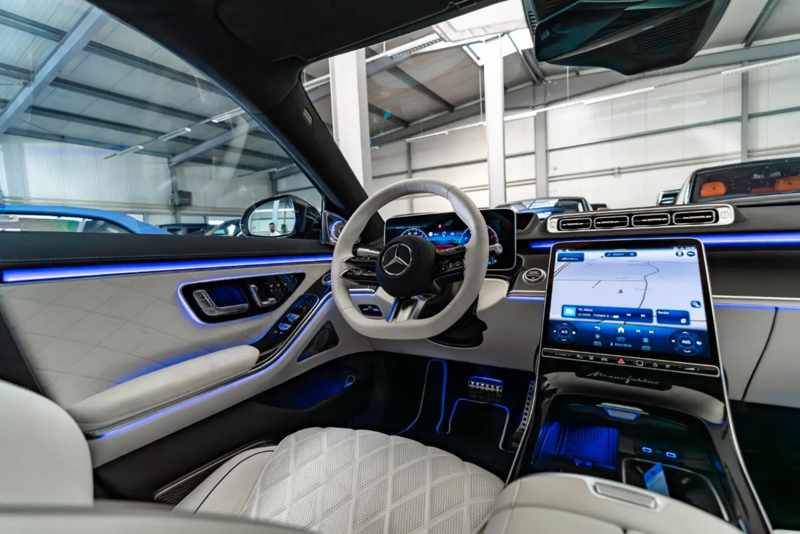 4M L / AMG Line / First Class Fond/ RearSteering