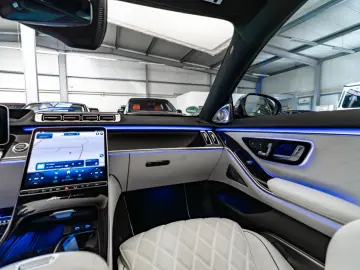 4M L / AMG Line / First Class Fond/ RearSteering