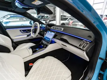 4M L / AMG Line / First Class Fond/ RearSteering