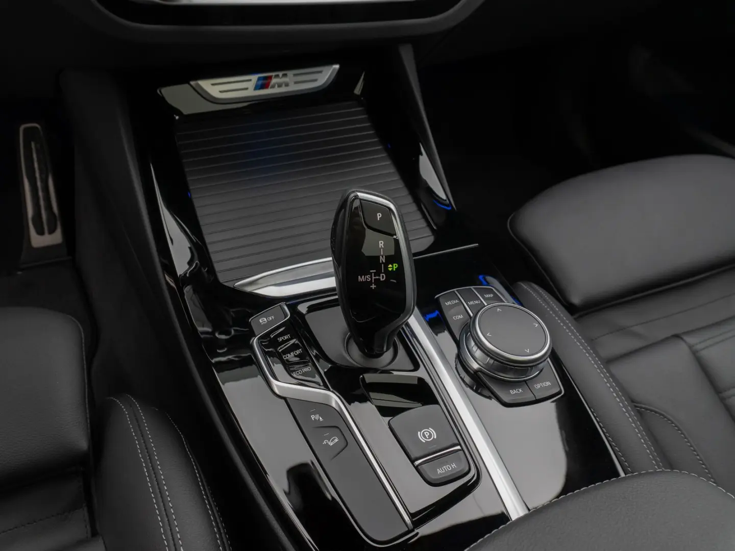 X3 M40i Panorama HUD DAB HiFi Komfort Alarm 20