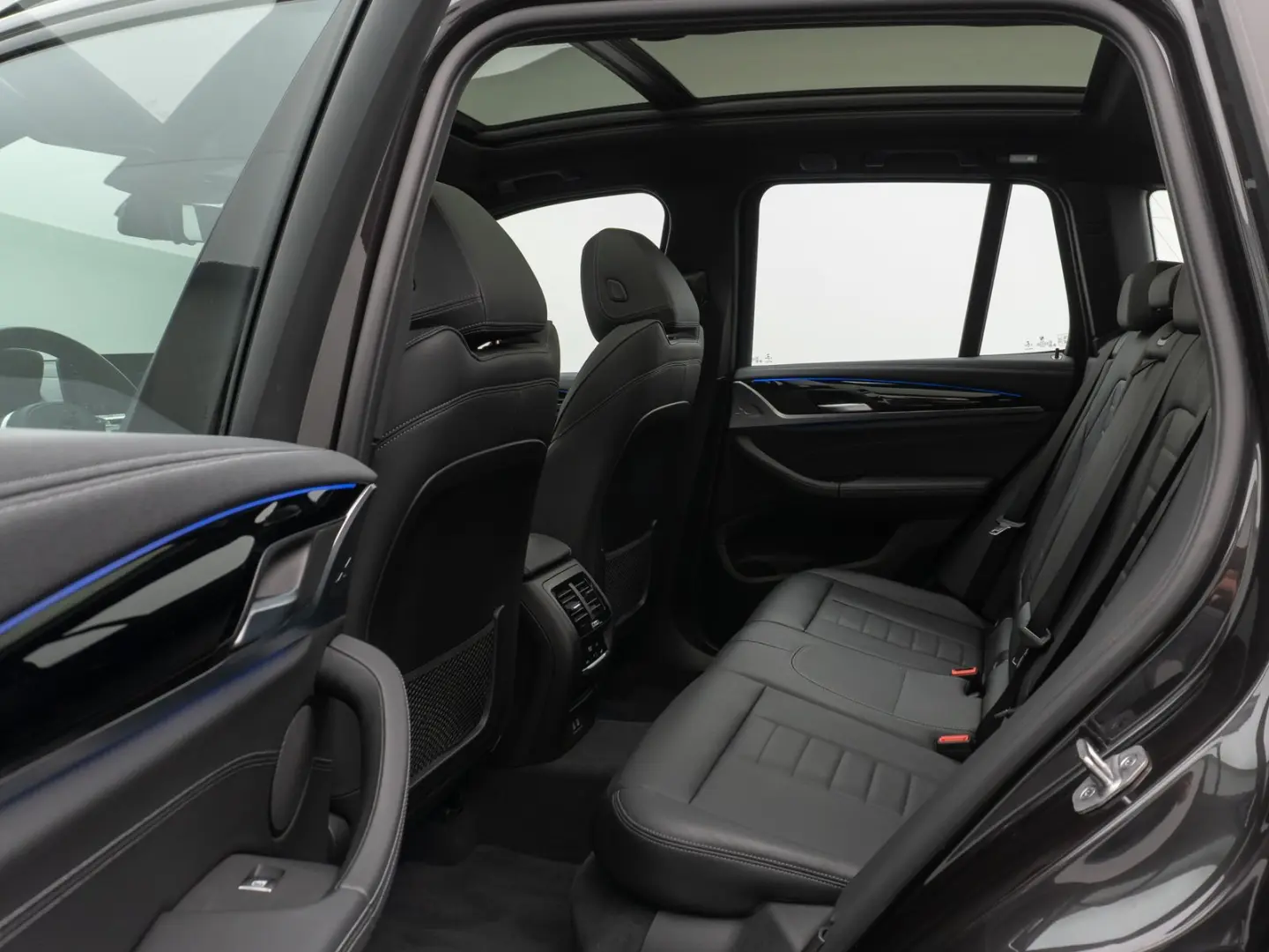X3 M40i Panorama HUD DAB HiFi Komfort Alarm 20