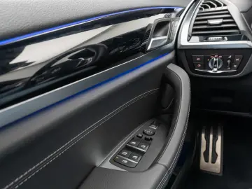 X3 M40i Panorama HUD DAB HiFi Komfort Alarm 20