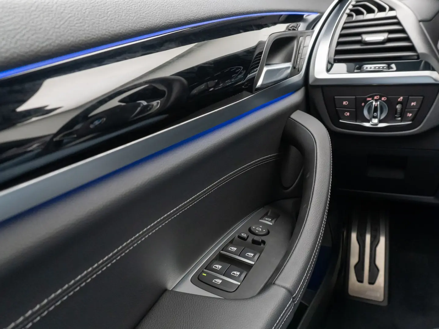 X3 M40i Panorama HUD DAB HiFi Komfort Alarm 20