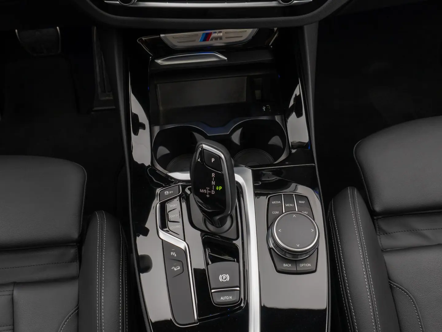 X3 M40i Panorama HUD DAB HiFi Komfort Alarm 20