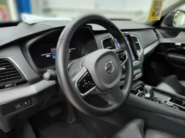 XC90 T8 AWD Ultimate Bright HUD STANDHZ ACC PANO