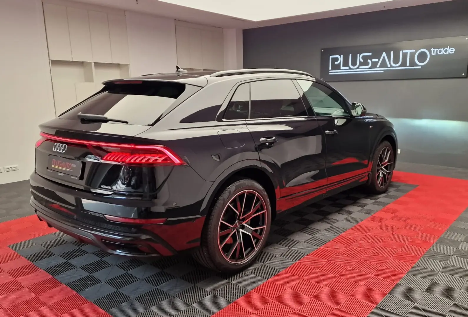 Audi Q8 50 TDI quattro S Line MHEV