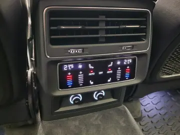 Audi Q8 50 TDI quattro S Line MHEV