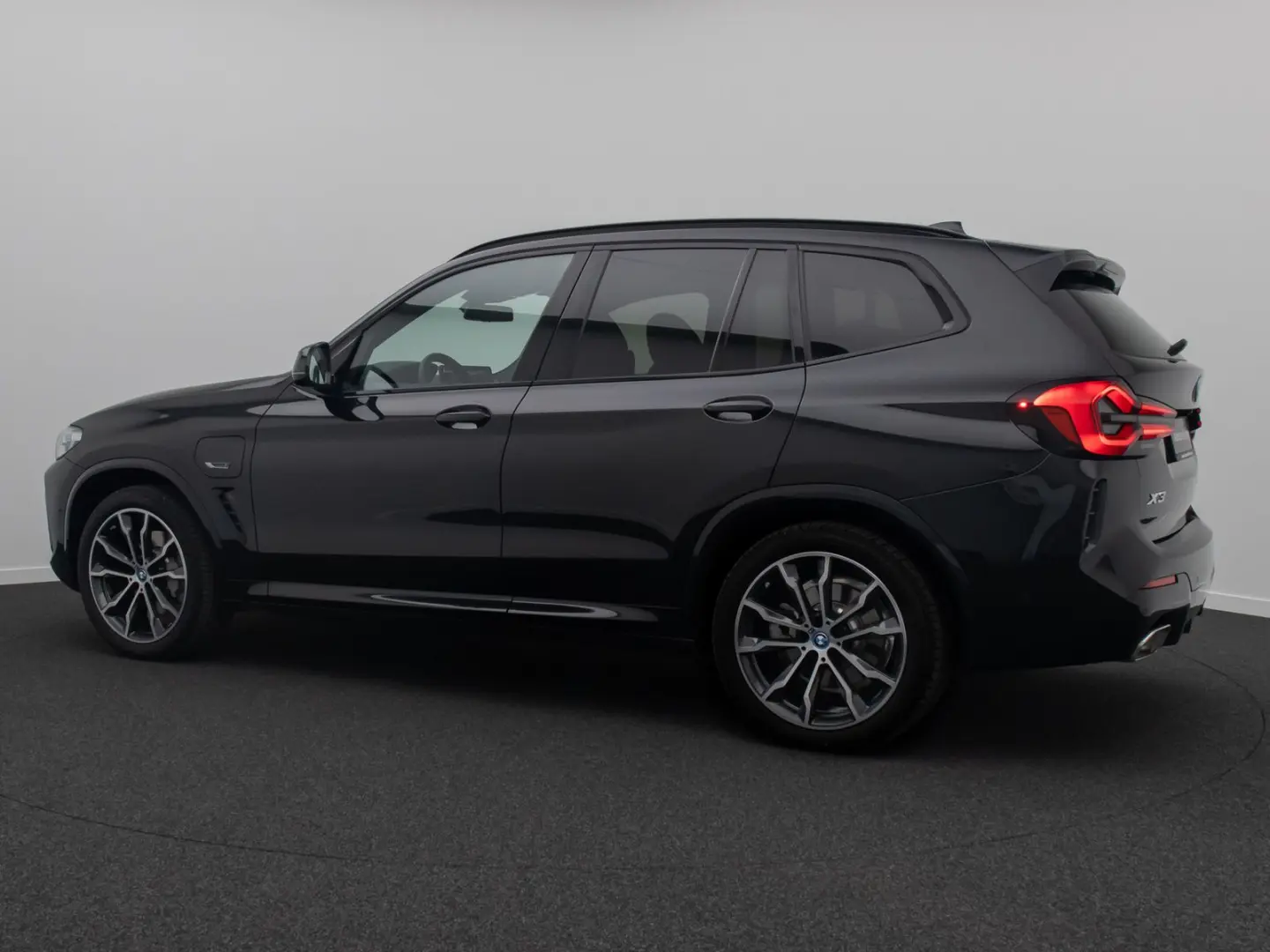 X3 xD30e M Sport Panorama Kamera Laser HUD HiFi
