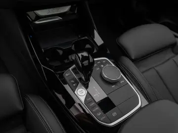 X3 xD30e M Sport Panorama Kamera Laser HUD HiFi