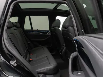 X3 xD30e M Sport Panorama Kamera Laser HUD HiFi
