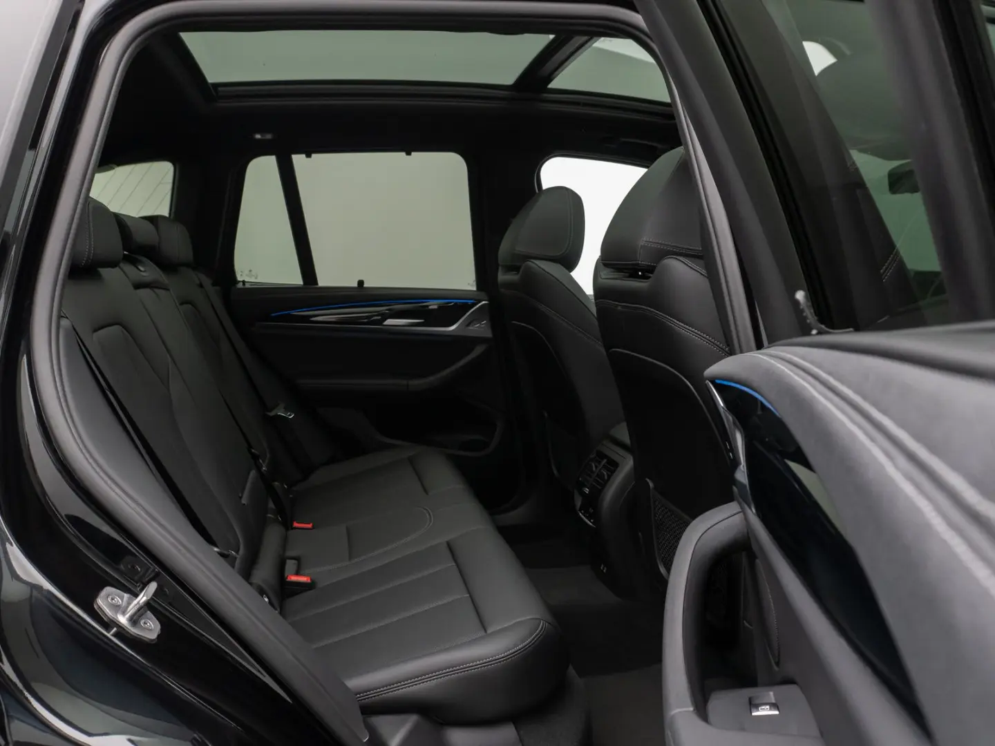 X3 xD30e M Sport Panorama Kamera Laser HUD HiFi