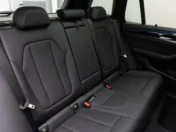 X3 xD30e M Sport Panorama Kamera Laser HUD HiFi