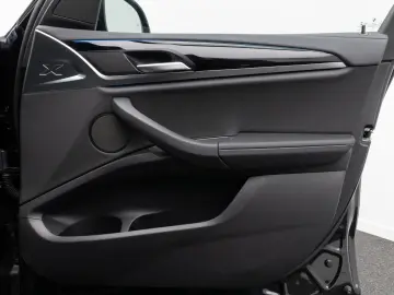X3 xD30e M Sport Panorama Kamera Laser HUD HiFi