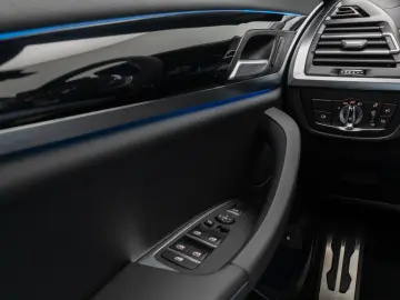 X3 xD30e M Sport Panorama Kamera Laser HUD HiFi